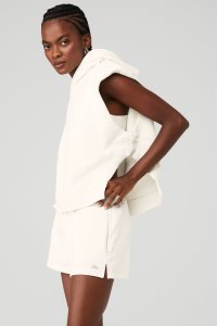Pulowery Alo Yoga Cropped Headliner Shoulder Pad Bez Rękawów Coverup Damskie Białe | 58432-UAOH